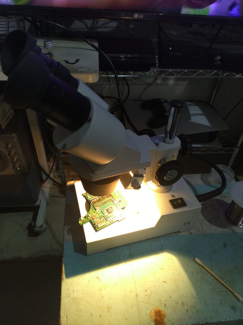 Microscope setup for board-level console repair